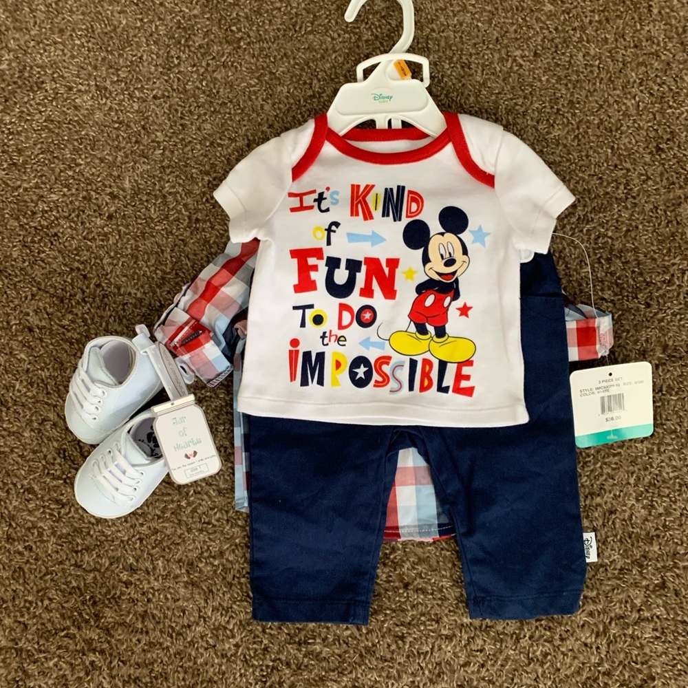 Disney outfit + shoes